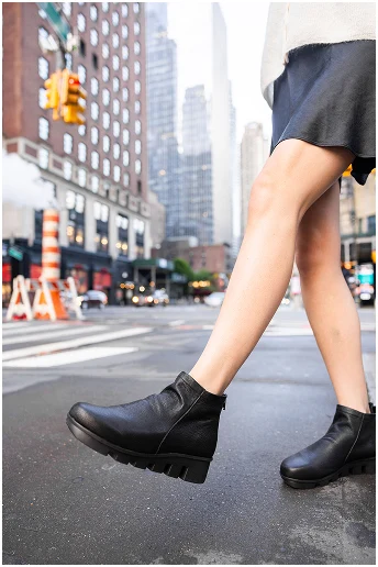 HADIRAT BOOTIE IN BLACK LEATHER